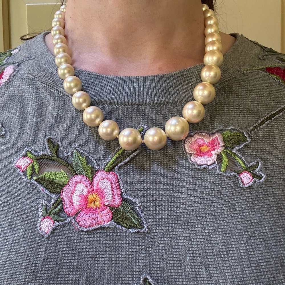 Elegant Cultured Pearl Necklace with 14 KT Clasp